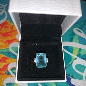 5 ct blue gemstone ring. Sz 6.5